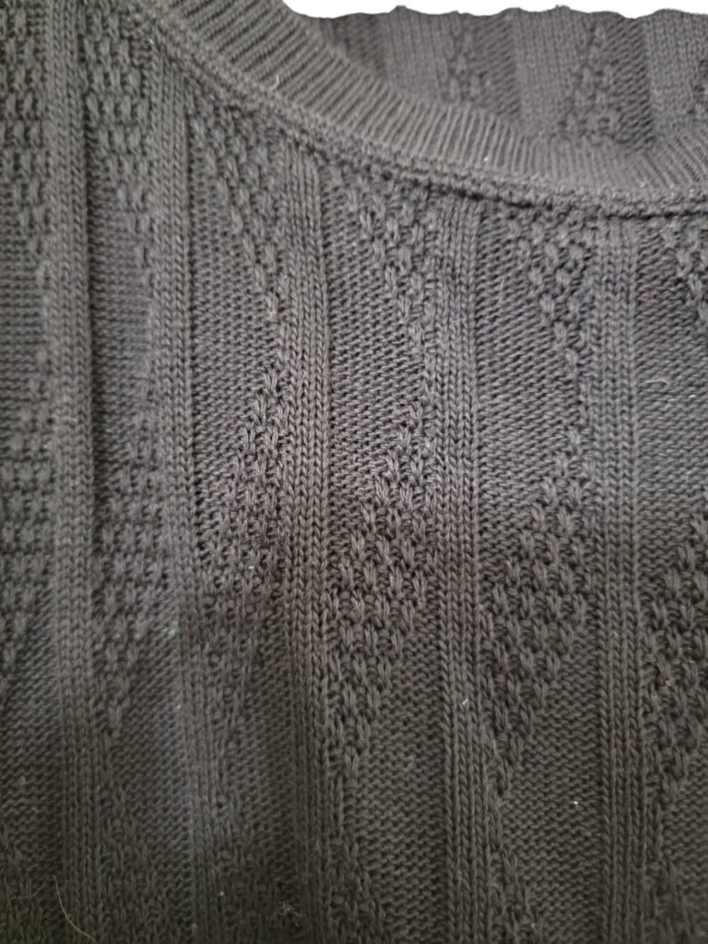 Chic Size 3X Black Short Sleeve Sweater with Ribbed/Textured Knit Pattern - Picture 2 of 9
